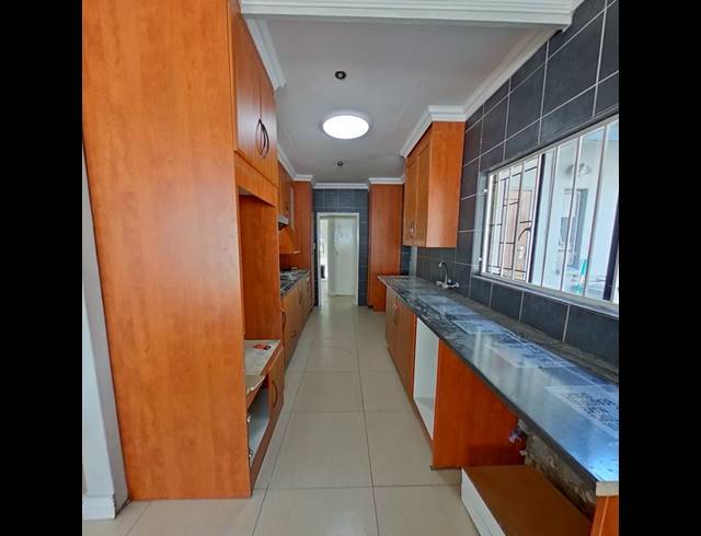 4 BEDROOM HOUSE FOR SALE IN GARSFONTEIN